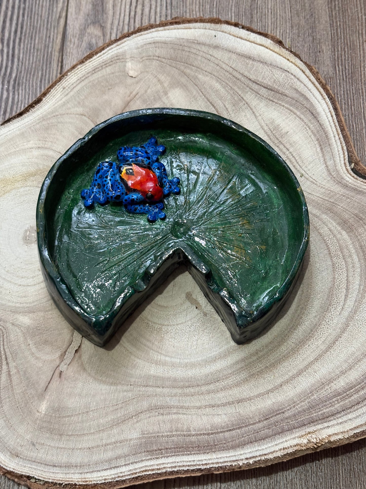 Lily Pad ft Frog Ashtray
