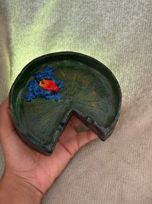 Lily Pad ft Frog Ashtray