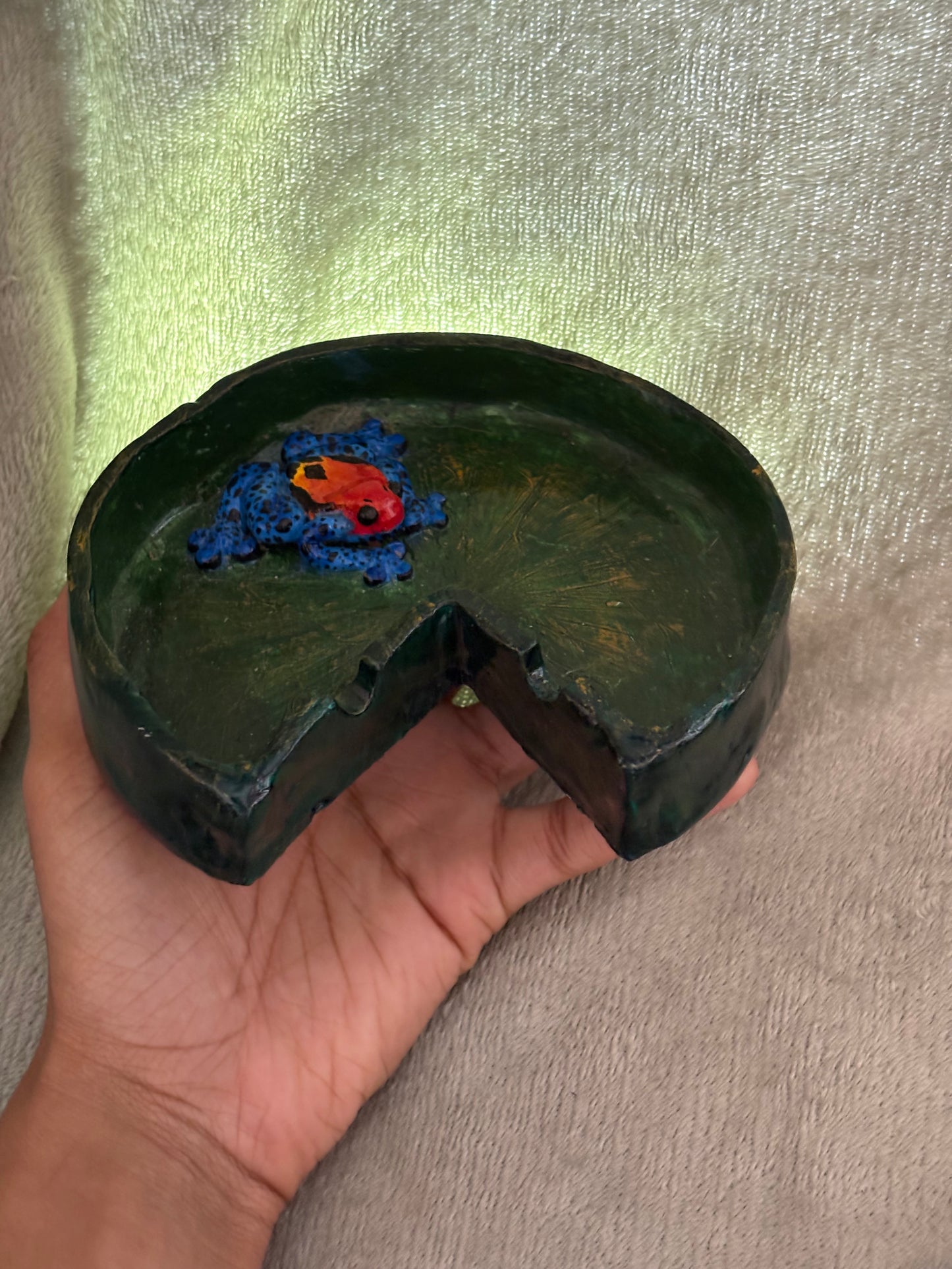 Lily Pad ft Frog Ashtray