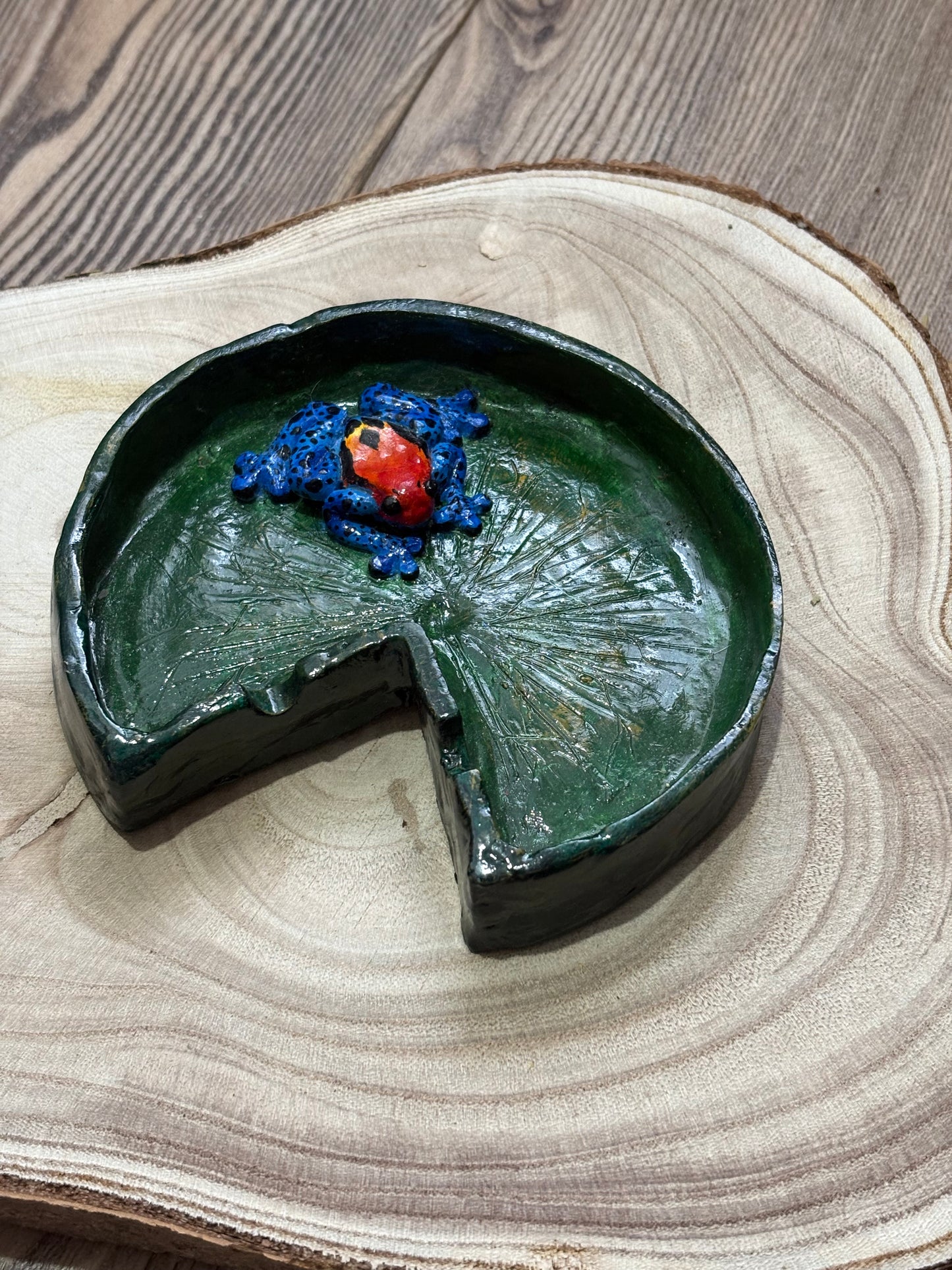 Lily Pad ft Frog Ashtray