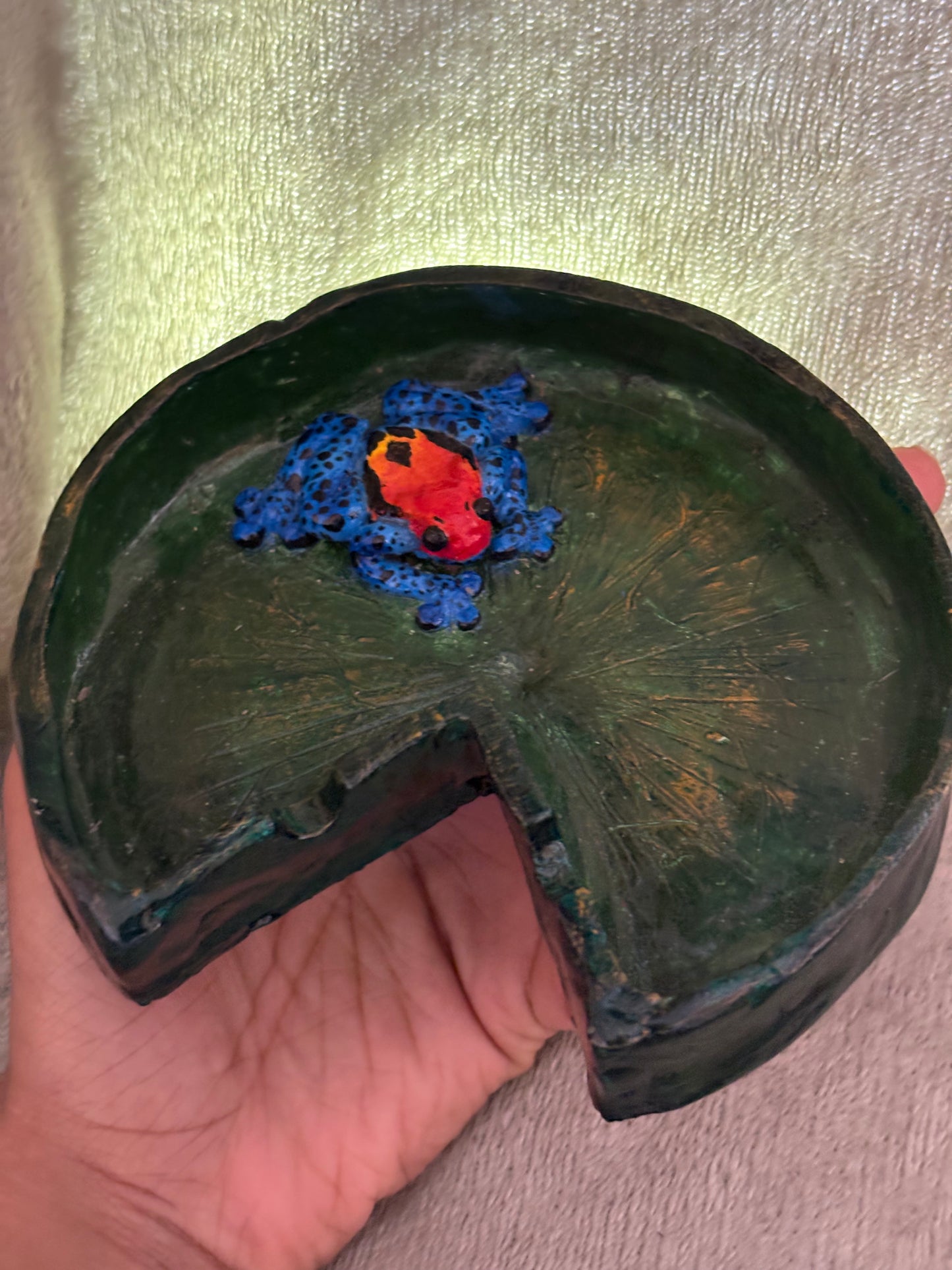 Lily Pad ft Frog Ashtray