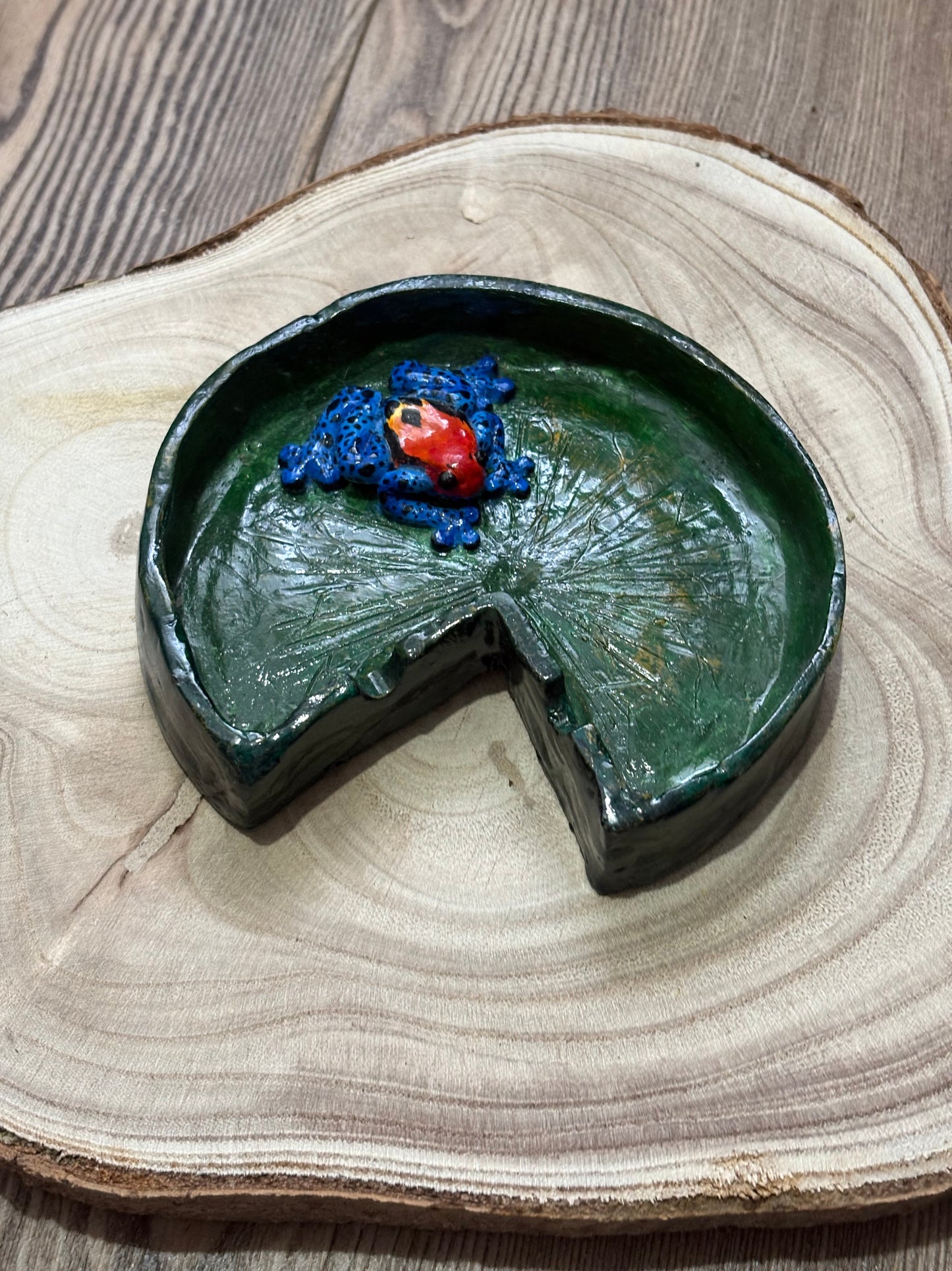 Lily Pad ft Frog Ashtray
