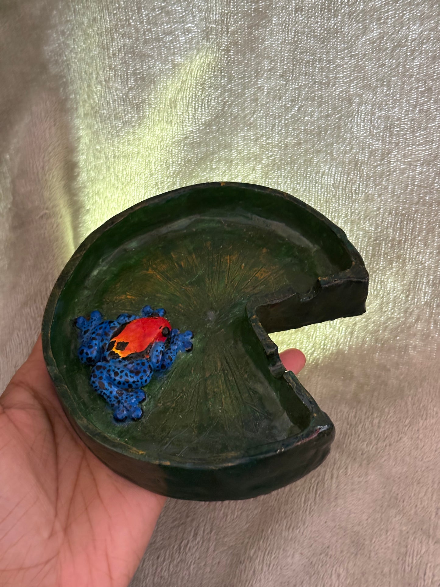 Lily Pad ft Frog Ashtray