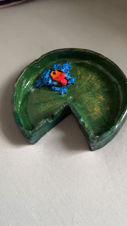 Lily Pad ft Frog Ashtray